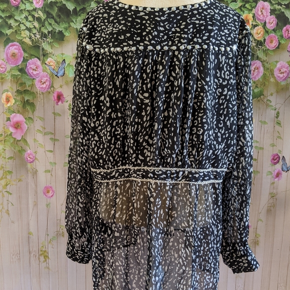 Embellished Tunic Top 2X - Picture 5 of 10